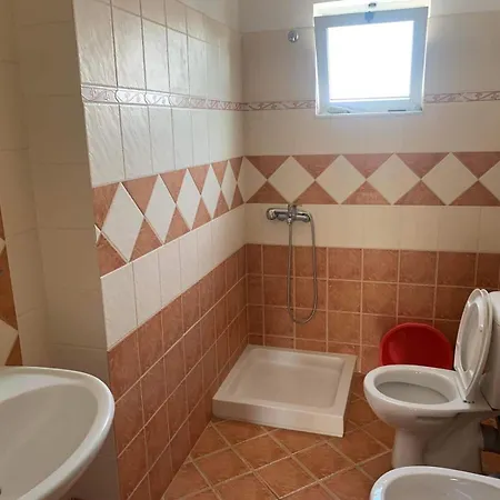 Dine Apartment Sarande